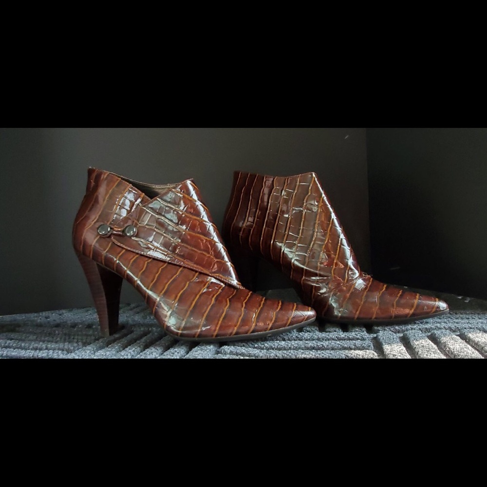 Via Spiga Lydia Leather Booties